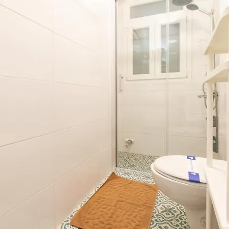 A-11.cute Renovated 1bd-5' Metro