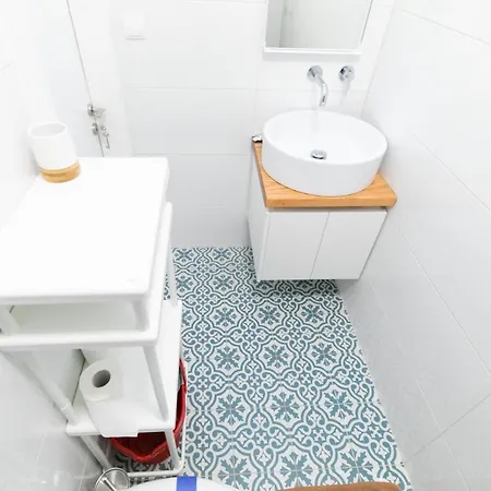 A-11.cute Renovated 1bd-5' Metro