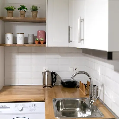 A-11.cute Renovated 1bd-5' Metro